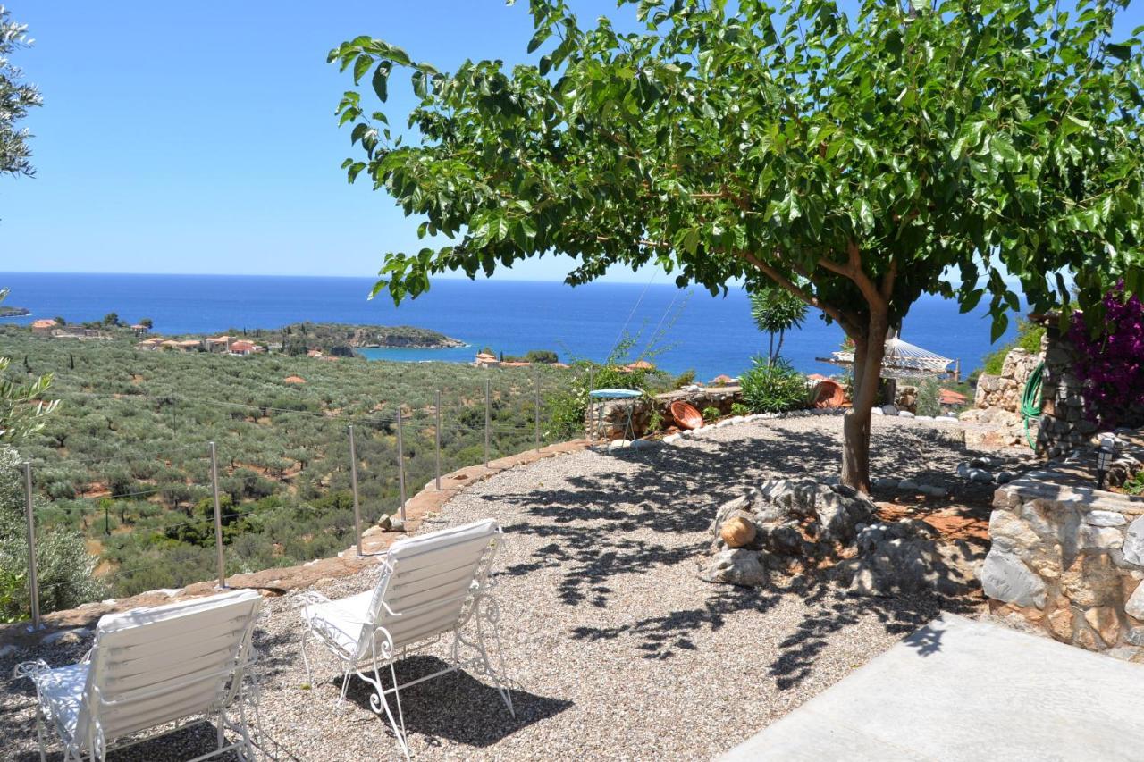 Villa Athina'S Stone House In Kardhamili Exterior foto