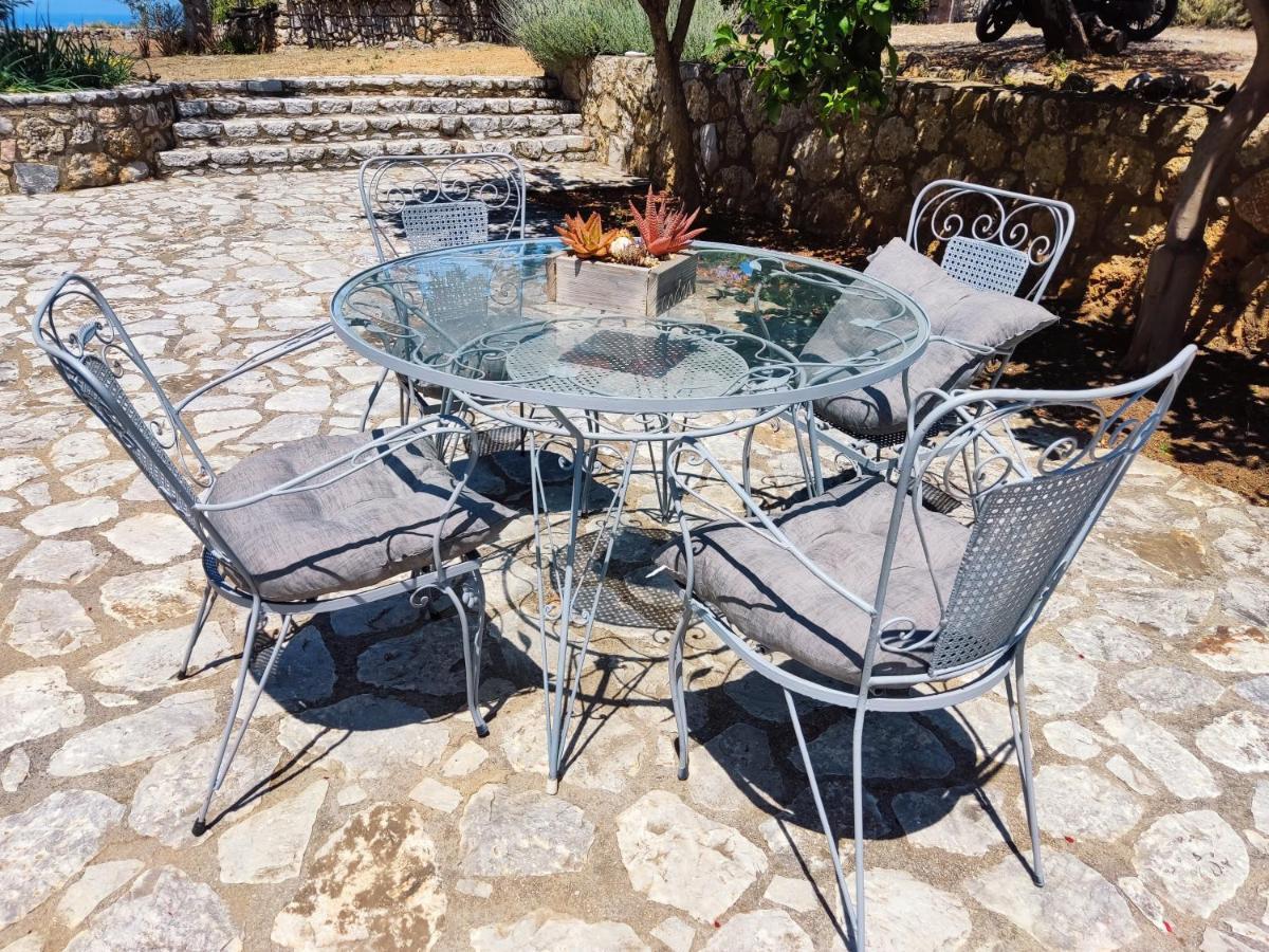 Villa Athina'S Stone House In Kardhamili Exterior foto