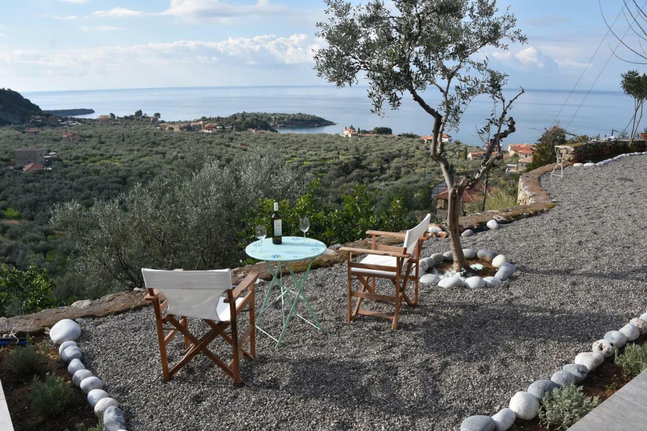 Villa Athina'S Stone House In Kardhamili Exterior foto