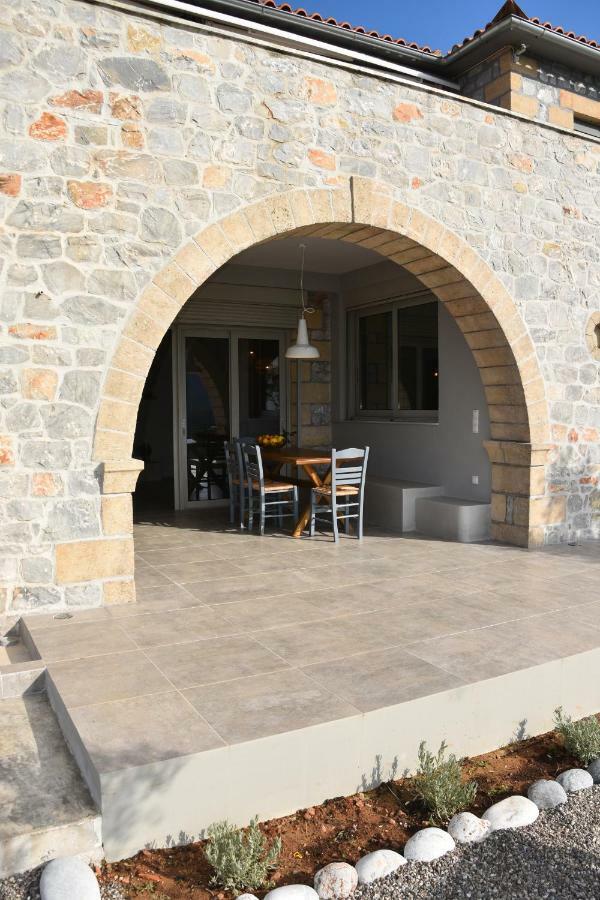 Villa Athina'S Stone House In Kardhamili Exterior foto
