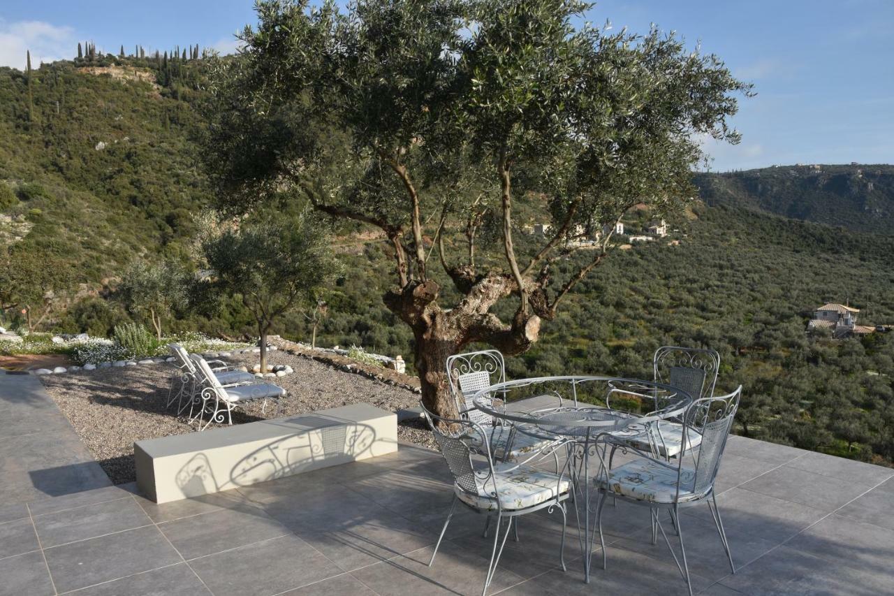 Villa Athina'S Stone House In Kardhamili Exterior foto
