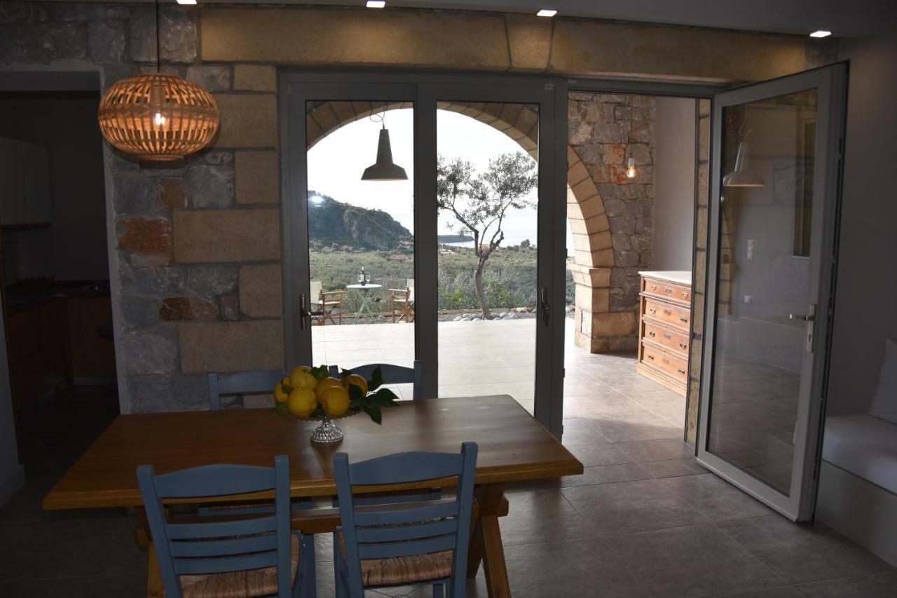 Villa Athina'S Stone House In Kardhamili Exterior foto