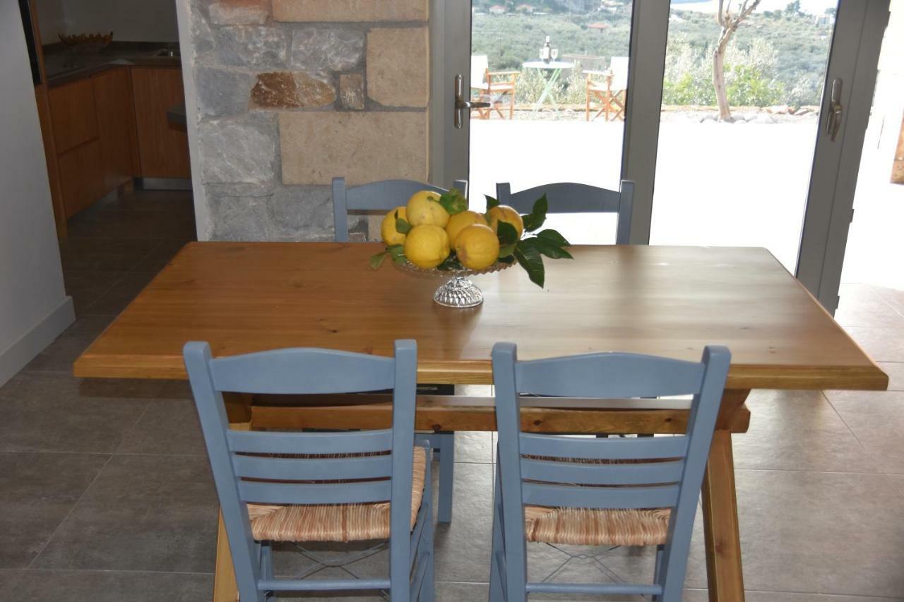 Villa Athina'S Stone House In Kardhamili Exterior foto